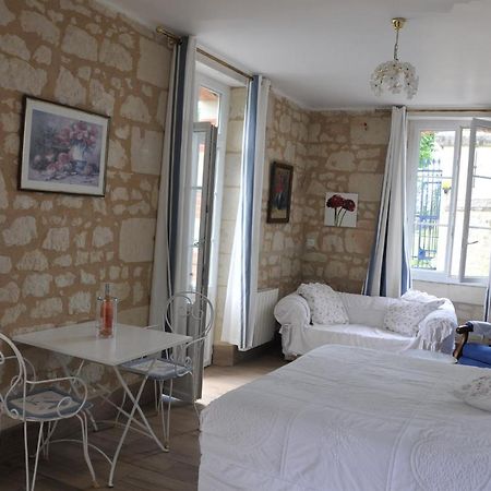 Petite Maison Des Roses - Gite 2 Personnes Brain-sur-Allonnes ภายนอก รูปภาพ