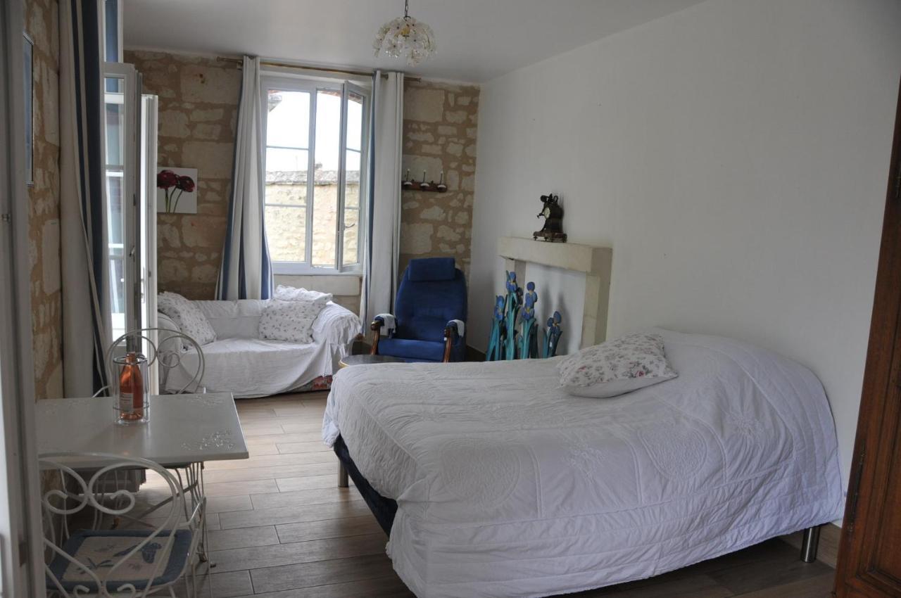 Petite Maison Des Roses - Gite 2 Personnes Brain-sur-Allonnes ภายนอก รูปภาพ