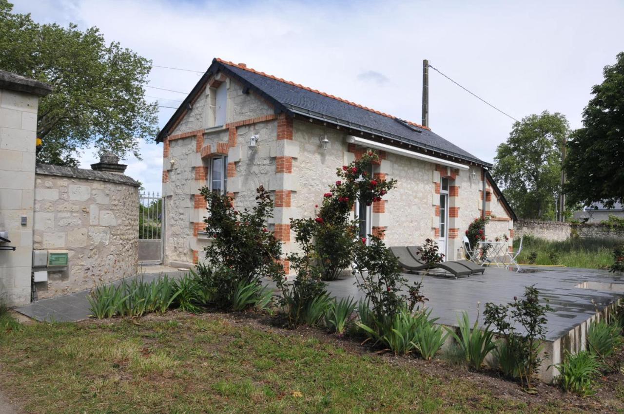 Petite Maison Des Roses - Gite 2 Personnes Brain-sur-Allonnes ภายนอก รูปภาพ